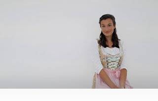 Tutorial: Romantische Flechtfrisur fürs Oktoberfest I bonprix