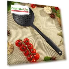 Шумовка нейлоновая, черная, с подвесом