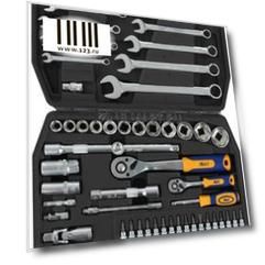Набор инструментов KRAFT КТ 700681  1/2DR и 1/4DR 82пр. с 12гран.головками