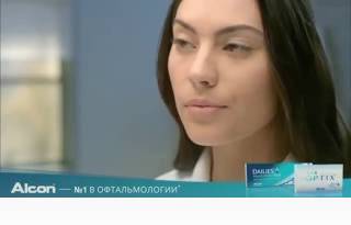 Как надевать контактные линзы?