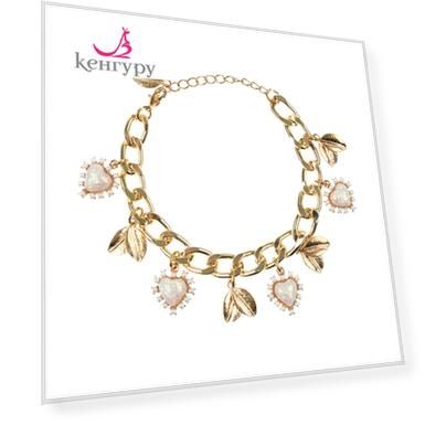 Браслет-цепочка с белыми сердечками David Charles детский